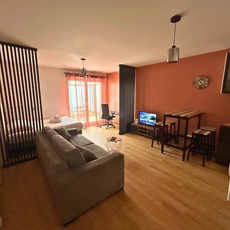 Studio Spacieux 4 Personnes Avec Terrasse Privee & Bureau - Gare A 4Min, Paris En 30Min ヴィリエ・シュル・マルヌ エクステリア 写真
